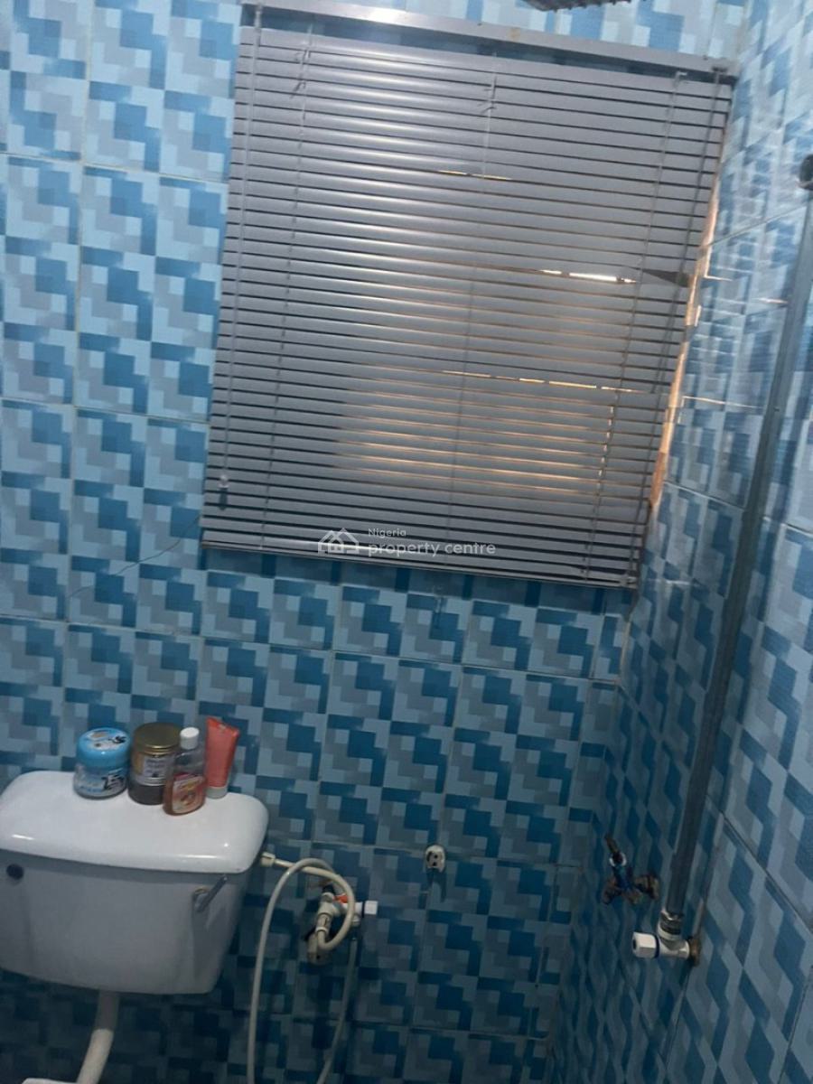 Clean 2 Bedroom Flat, Gra Phase 1, Magodo, Lagos, Flat / Apartment for Sale