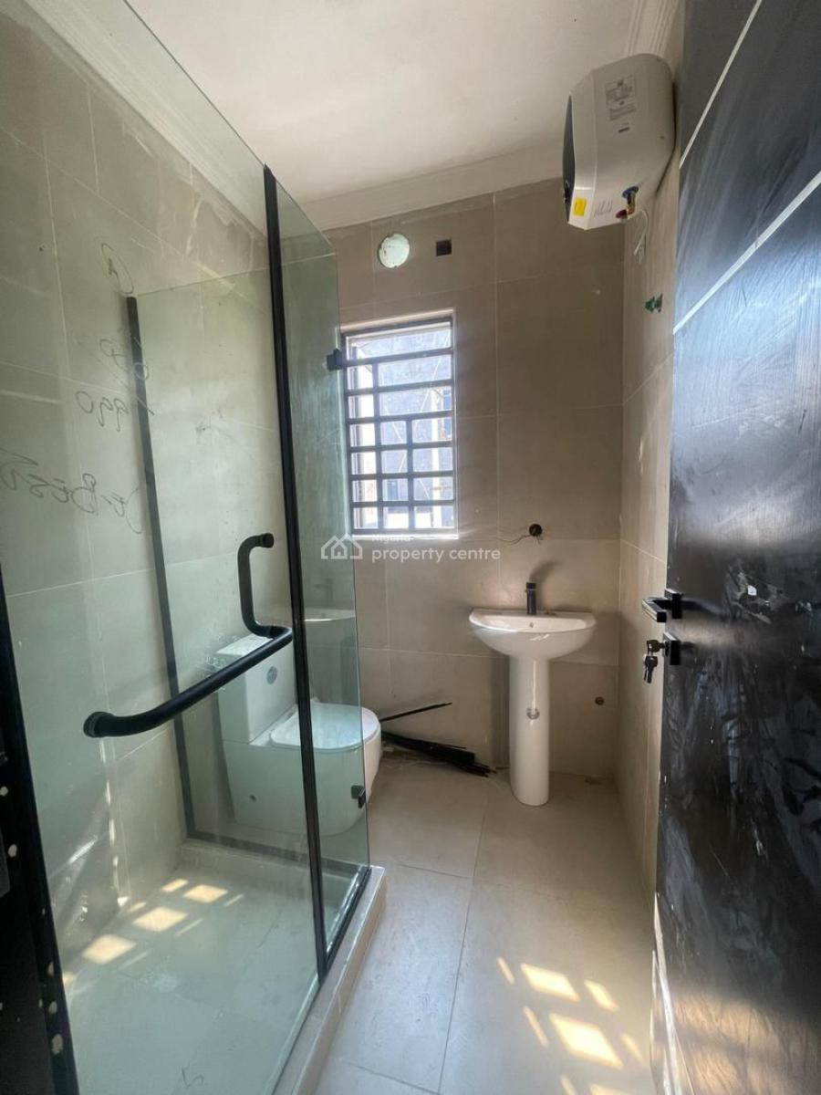 Luxury Fully Serviced 4 Bedroom Apartment Plus Bq in an Estate, Lekki Phase 1, Lekki, Lagos, Flat / Apartment for Sale