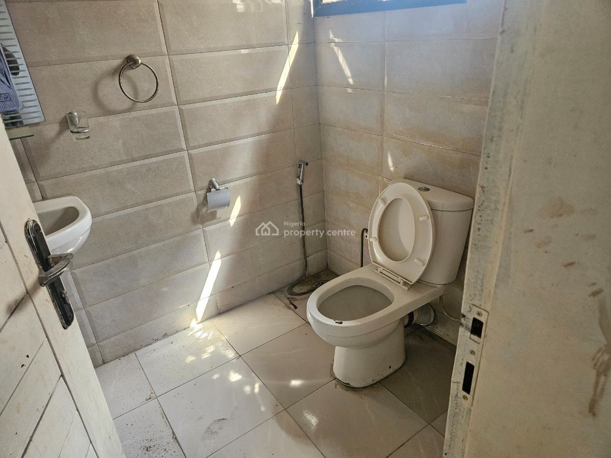 Well Maintained 4 Bedrooms Detached House with a Penthouse +2 Bedrooms, 37 Dende Street, Lekki Phase 1, Lekki, Lagos, House for Rent