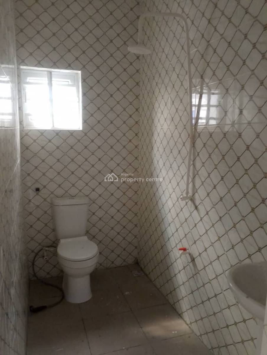 a Newly Built Room and Parlor, Lucky Fiber Road, Ikorodu, Lagos, Flat / Apartment for Rent
