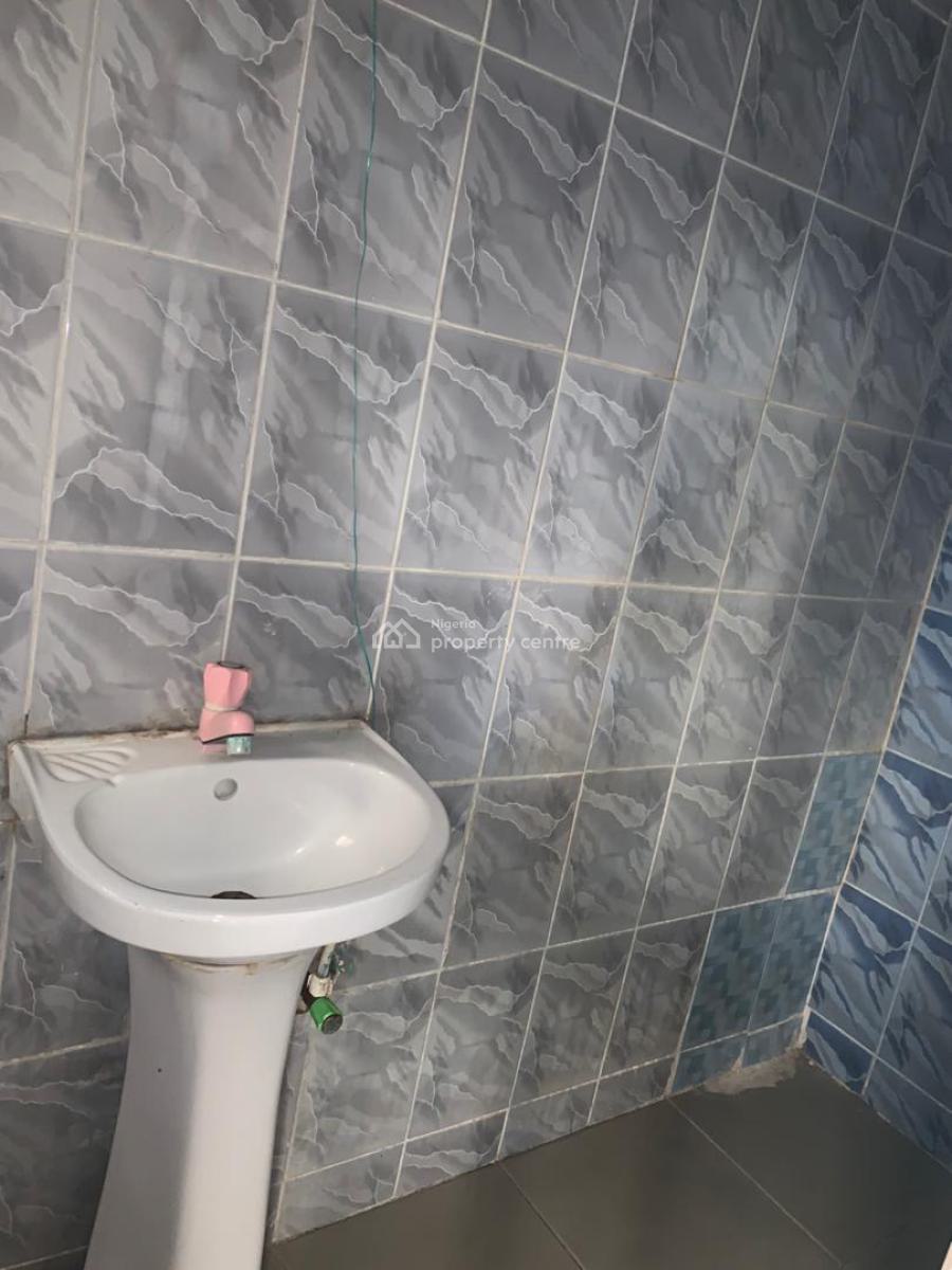 Single Room Bq with Ac & Wifi, Babatunde Anjous, Lekki Phase 1, Lekki, Lagos, Self Contain (single Rooms) for Rent