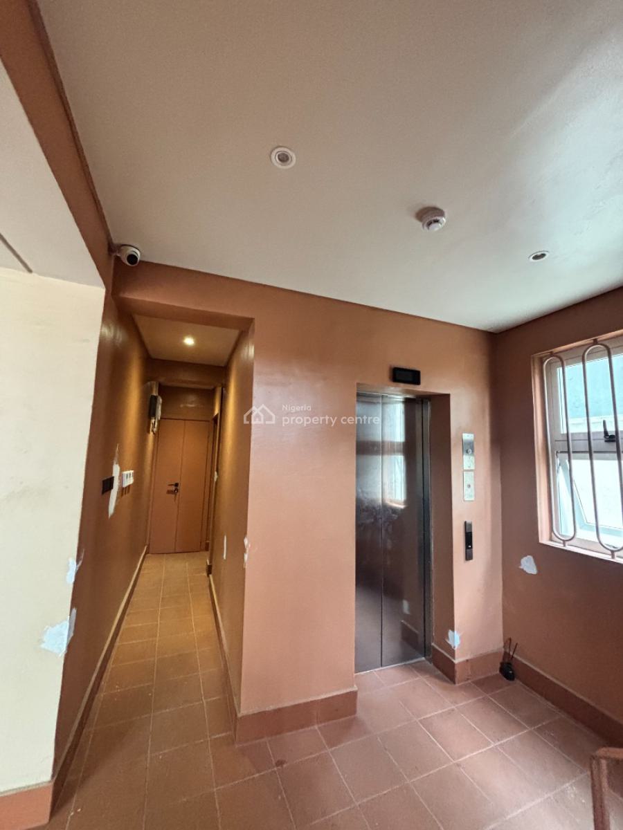 Ground Floor Restaurant/cafe Space in Art Gallery, Yaba, Lagos, Restaurant / Bar for Rent