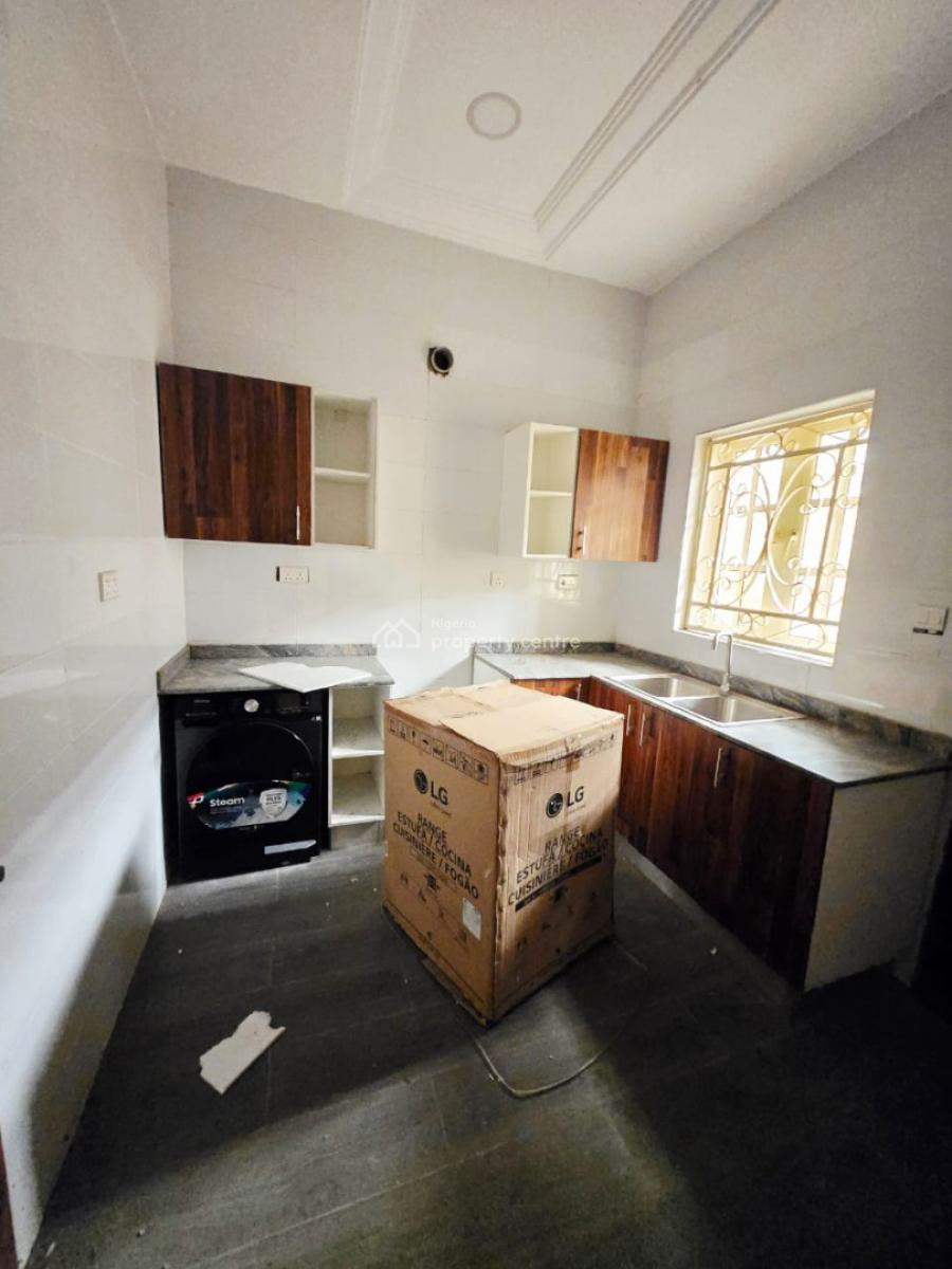 Brand New 3 Bedroom Apartment, Lekki Phase 1, Lekki, Lagos, Flat / Apartment for Rent