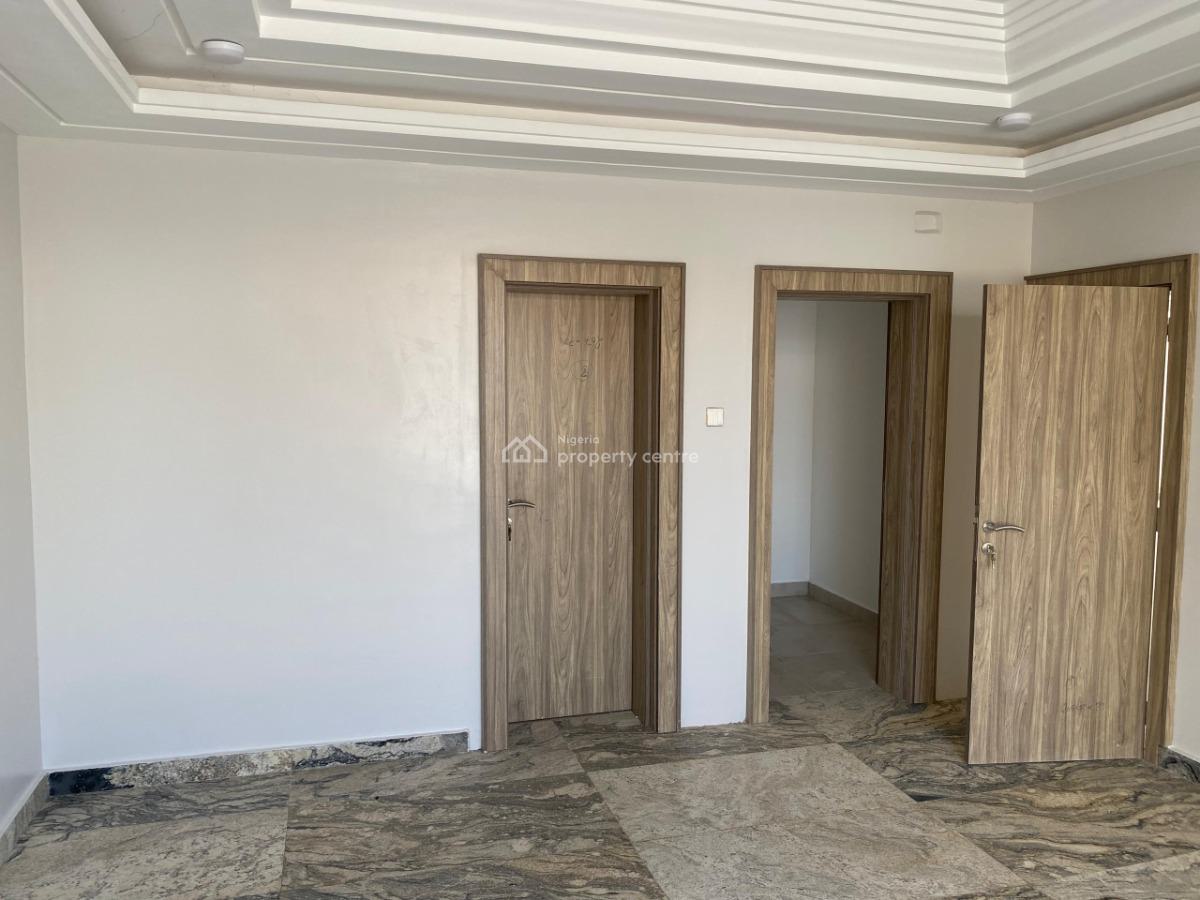 a Commercial Office Complex, Off Ademola Adetokunbo Crescent, Wuse 2, Abuja, Plaza / Complex / Mall for Sale