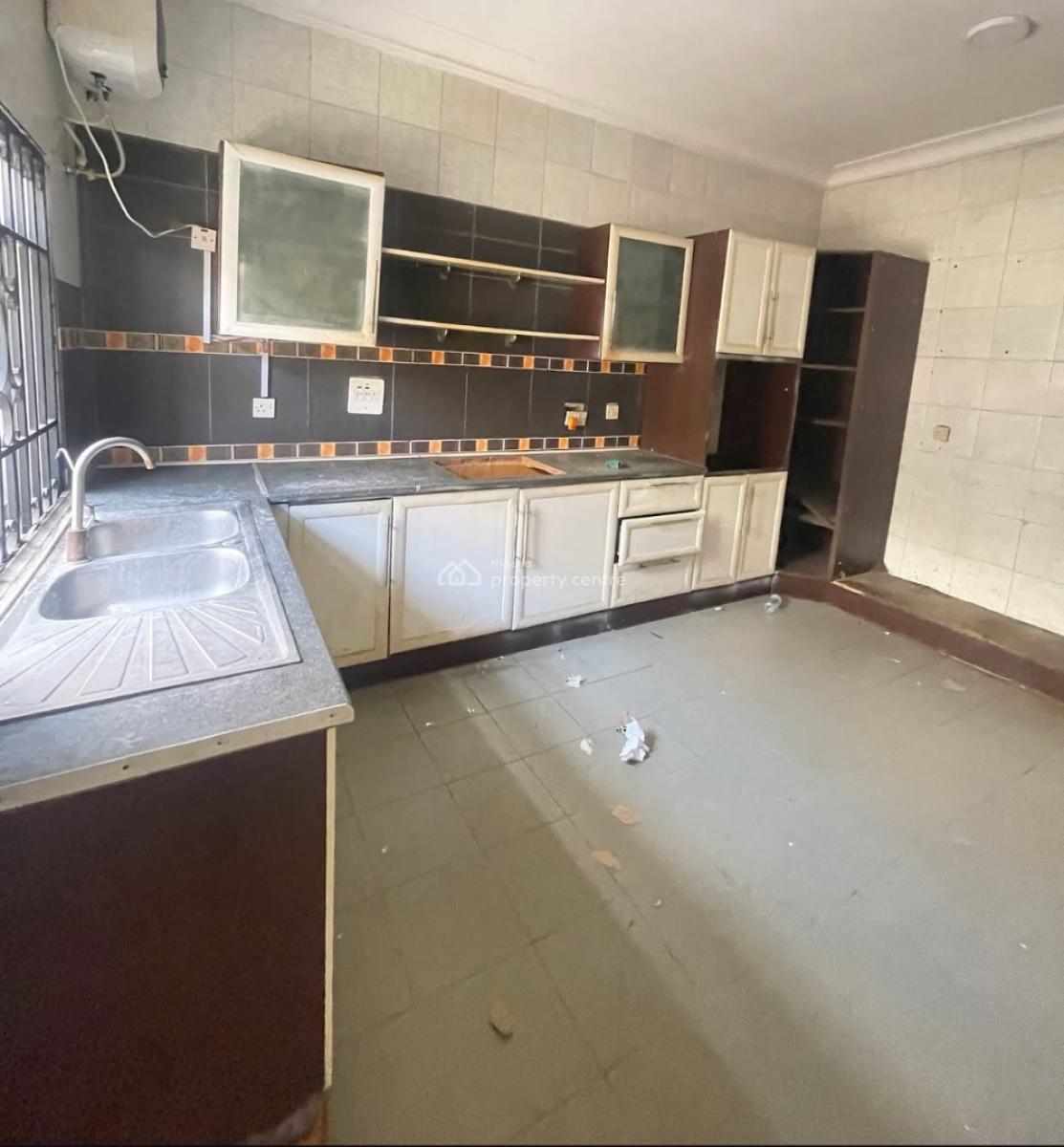 Self-serviced 5 Bedroom Semi-detached Duplex, Lekki Phase 1, Lekki, Lagos, Semi-detached Duplex for Rent