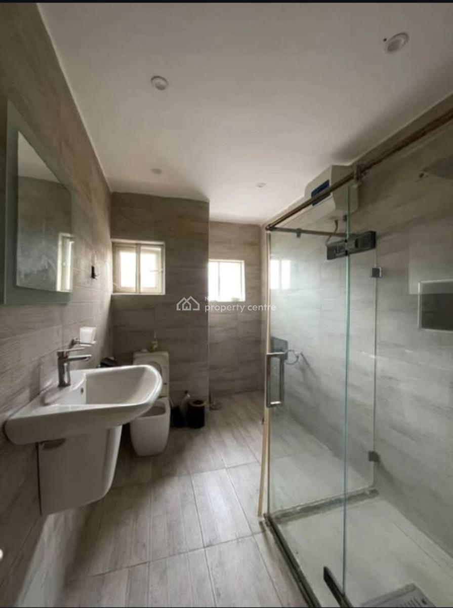 Serviced 2 Bedroom Penthouse with a Study Room, Lekki Phase 1, Lekki, Lagos, House for Rent