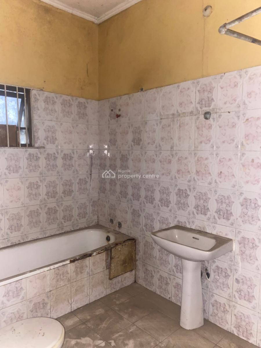 Nice 3 Bedroom Bungalow, Gbajumo Street, Adeniran Ogunsanya, Surulere, Lagos, House for Sale