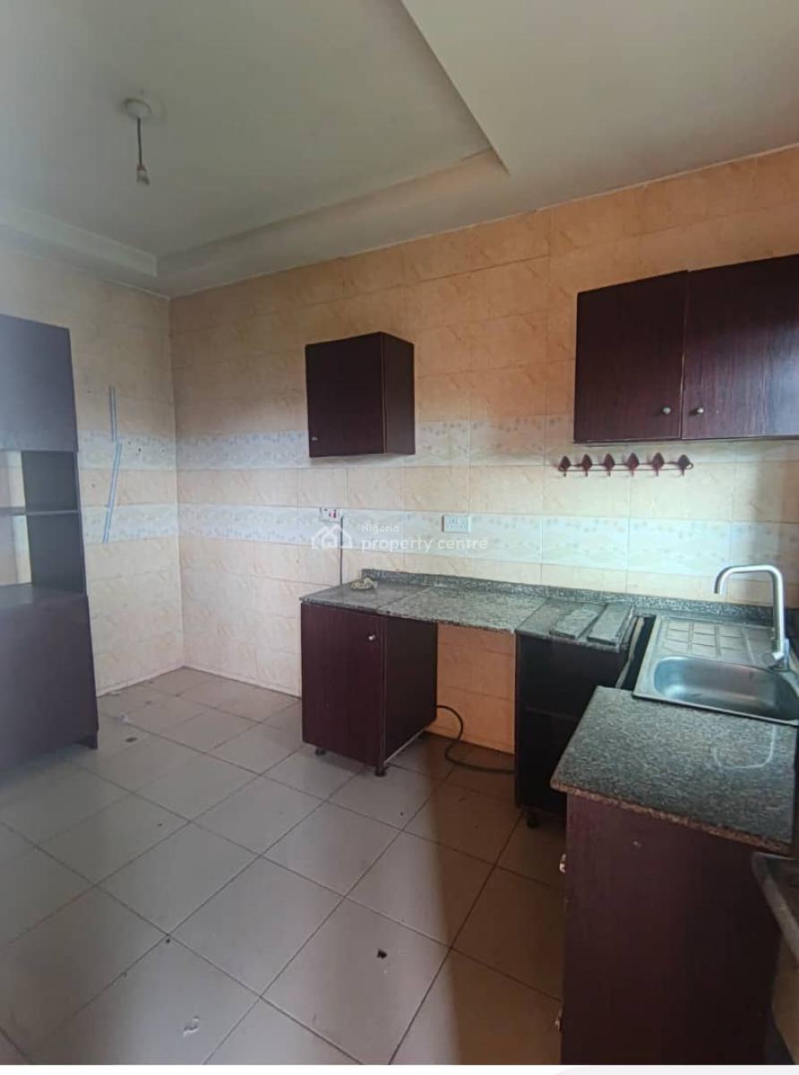 Clean 2 Bedroom Apartment, Beside Lbs, Sangotedo, Ajah, Lagos, Flat / Apartment for Rent