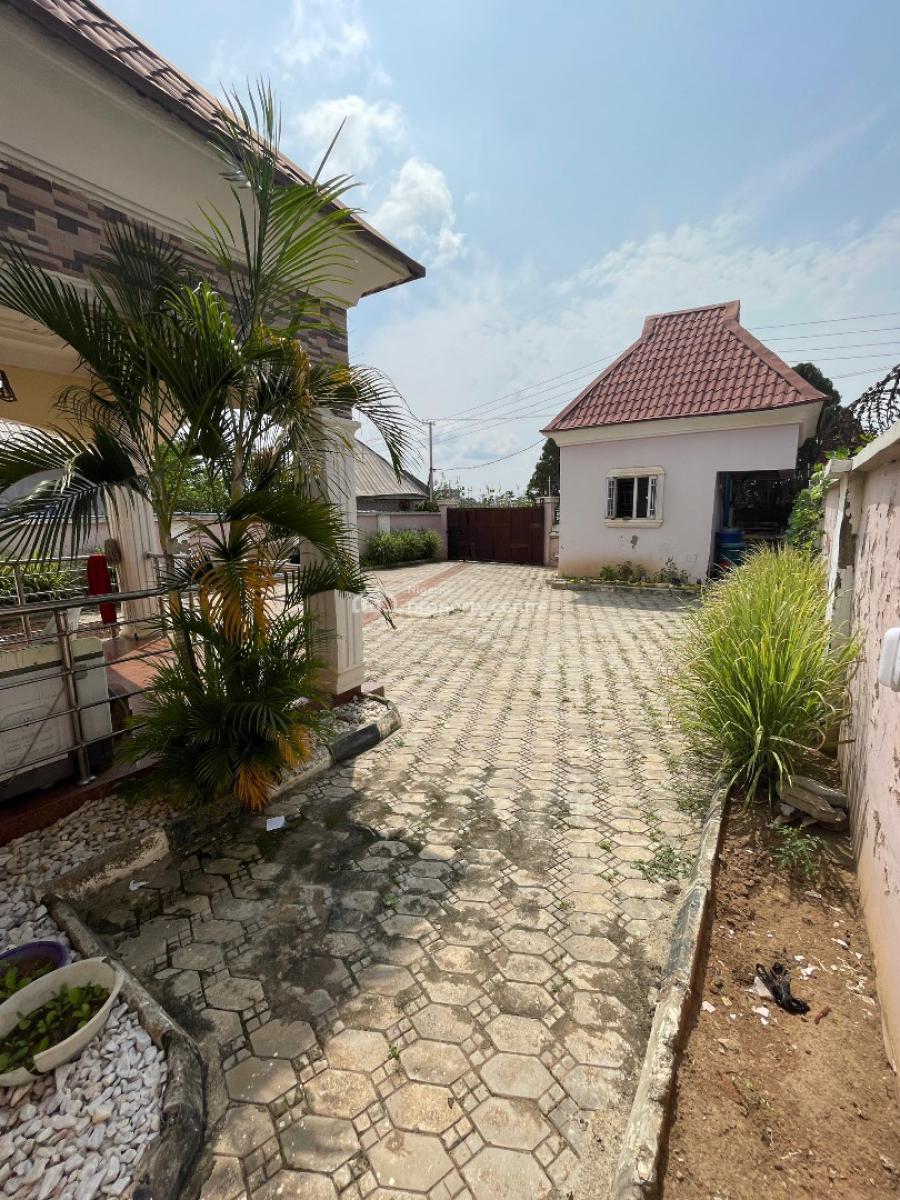 Fairly Used 3 Bedroom Fully Detached Bungalow, Lugbe District, Abuja, Detached Bungalow for Rent