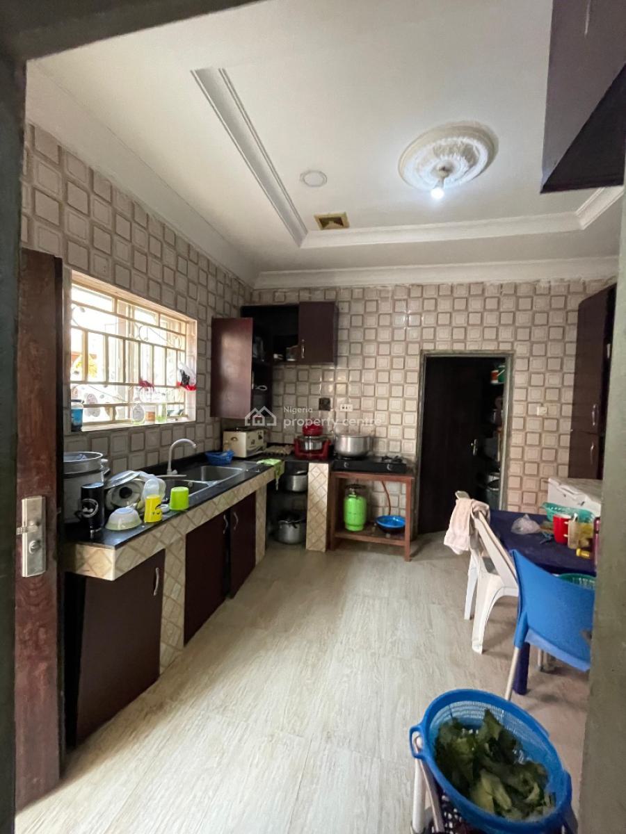 Fairly Used 3 Bedroom Fully Detached Bungalow, Lugbe District, Abuja, Detached Bungalow for Rent