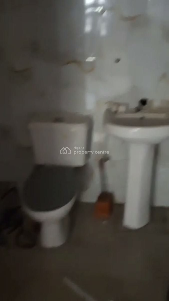 Neat, Spacious 2 Bedroom Apartment, Off Toyin Street, Ikeja, Lagos, Flat / Apartment for Rent