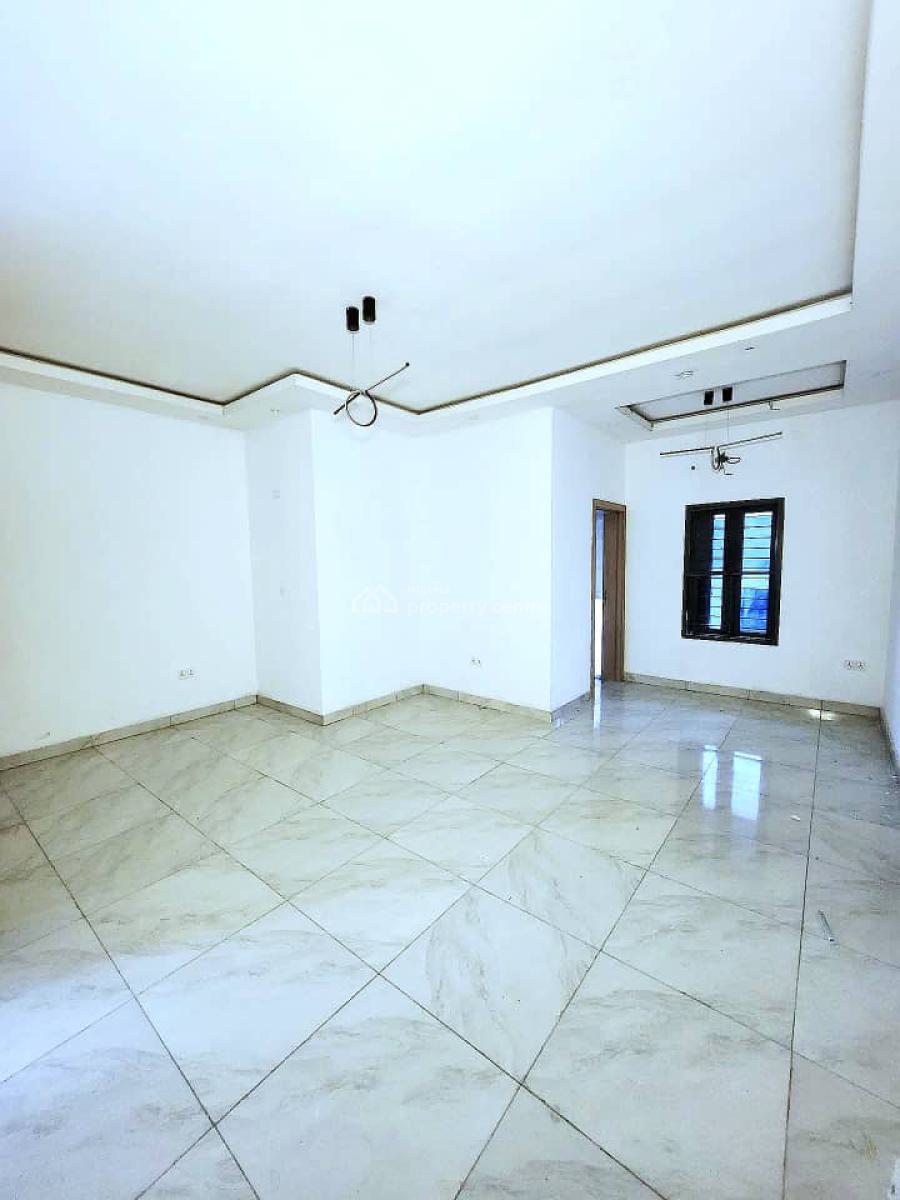 Spacious 2 Bedroom Apartment, Lekki Phase 1, Lekki, Lagos, Flat / Apartment for Rent