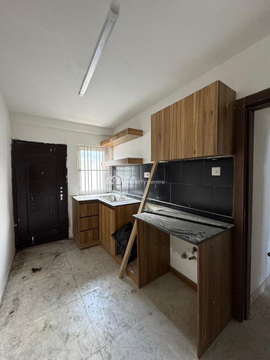 Lovely 3 Bedroom Apartment Plus a Bq, Surulere, Lagos, House for Sale