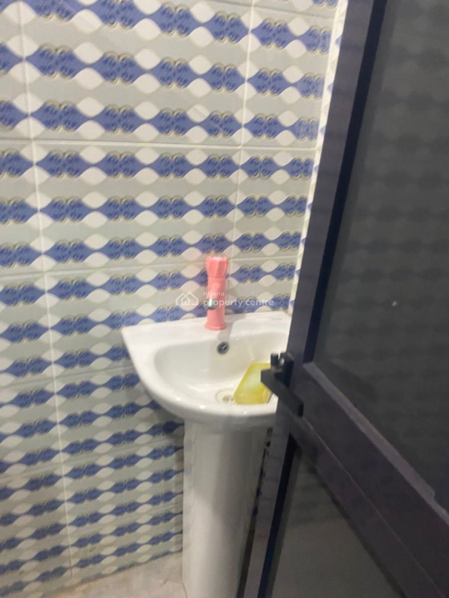 Neatly Used Standard 2 Bedroom, Pedro, Gbagada, Lagos, Flat / Apartment for Rent