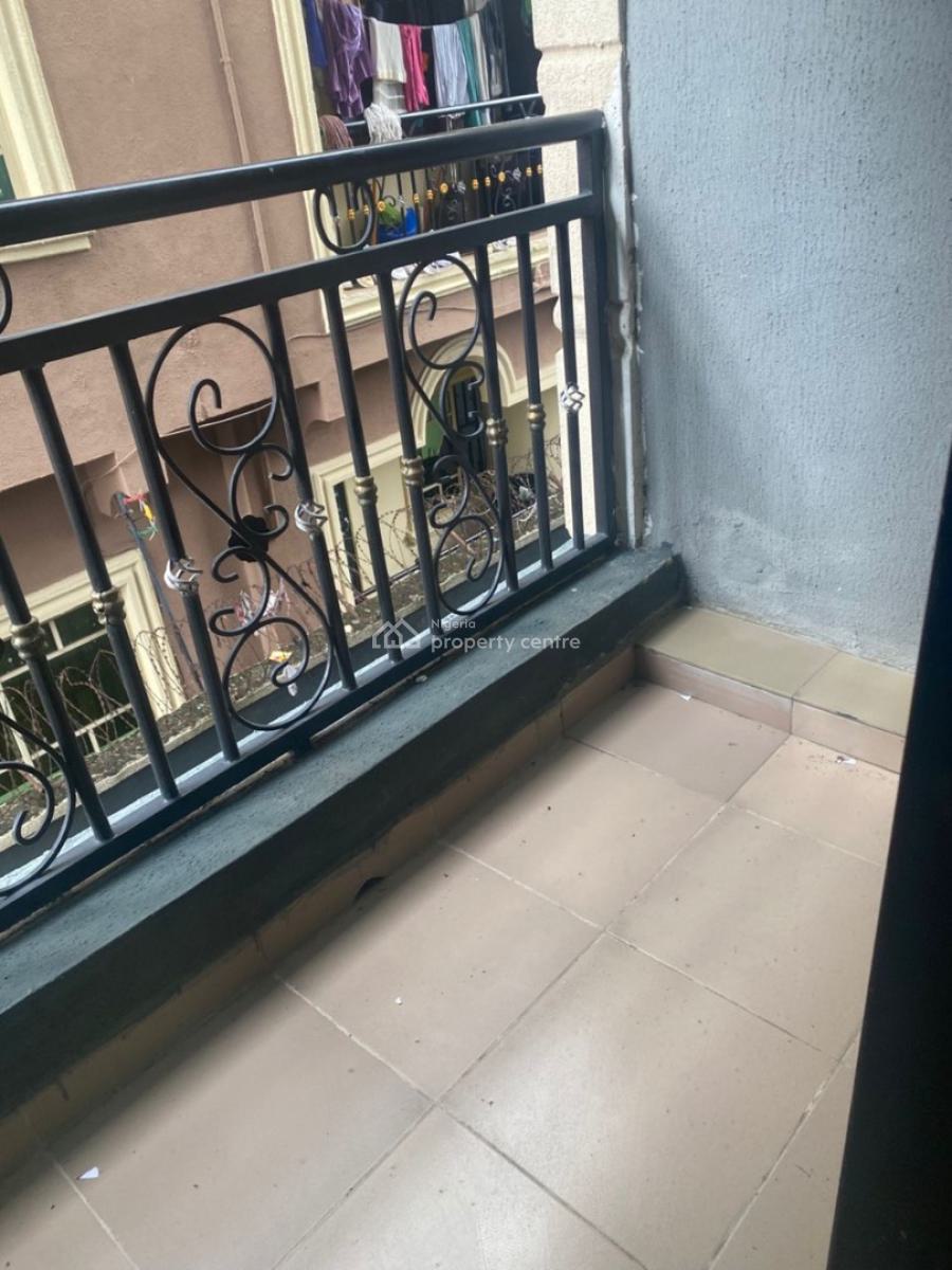 Neatly Used Standard 2 Bedroom, Pedro, Gbagada, Lagos, Flat / Apartment for Rent