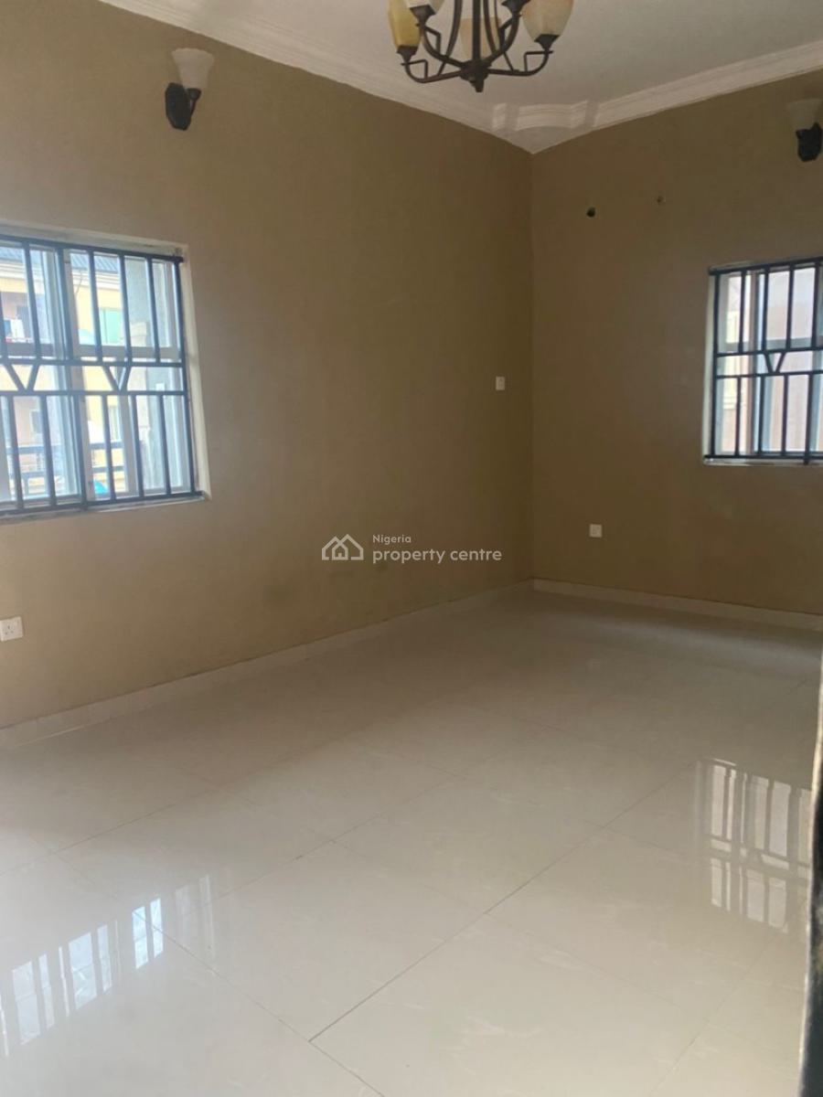 Neatly Used Standard 2 Bedroom, Pedro, Gbagada, Lagos, Flat / Apartment for Rent