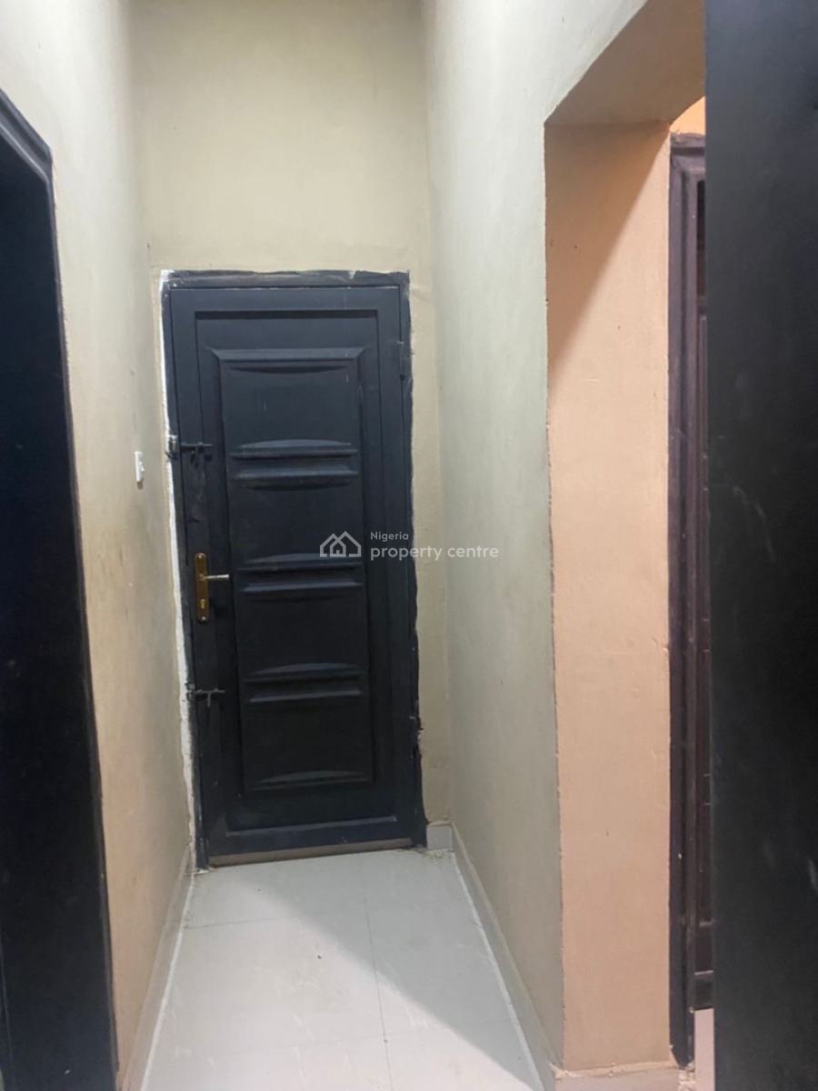 Neatly Used Standard 2 Bedroom, Pedro, Gbagada, Lagos, Flat / Apartment for Rent