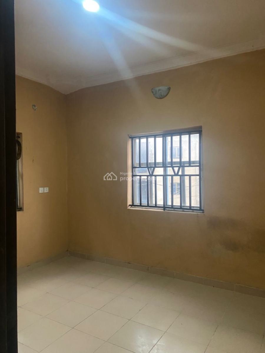 Neatly Used Standard 2 Bedroom, Pedro, Gbagada, Lagos, Flat / Apartment for Rent