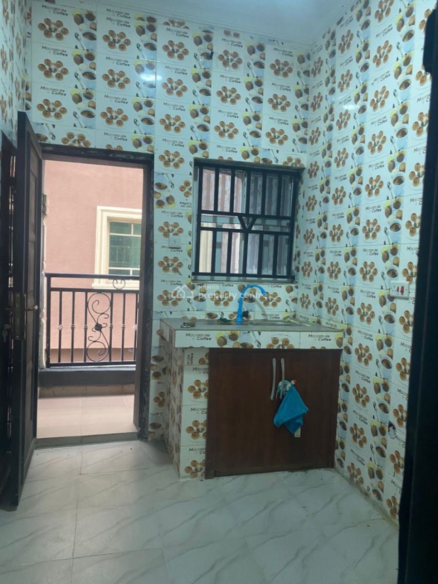 Neatly Used Standard 2 Bedroom, Pedro, Gbagada, Lagos, Flat / Apartment for Rent