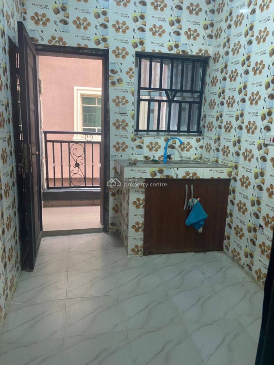 Neatly Used Standard 2 Bedroom, Pedro, Gbagada, Lagos, Flat / Apartment for Rent