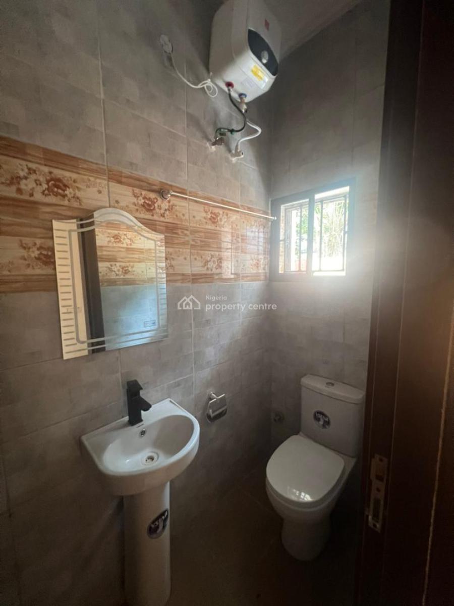 Standard 3 Bedroom Apartment, Lekki Phase 1, Lekki, Lagos, Flat / Apartment for Rent