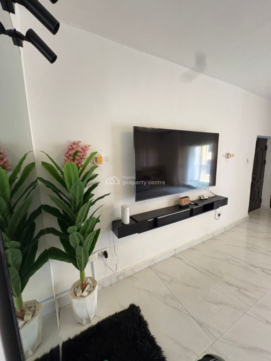 Partially Furnished Two Bedroom Flat, Guzape District, Abuja, Flat / Apartment for Rent