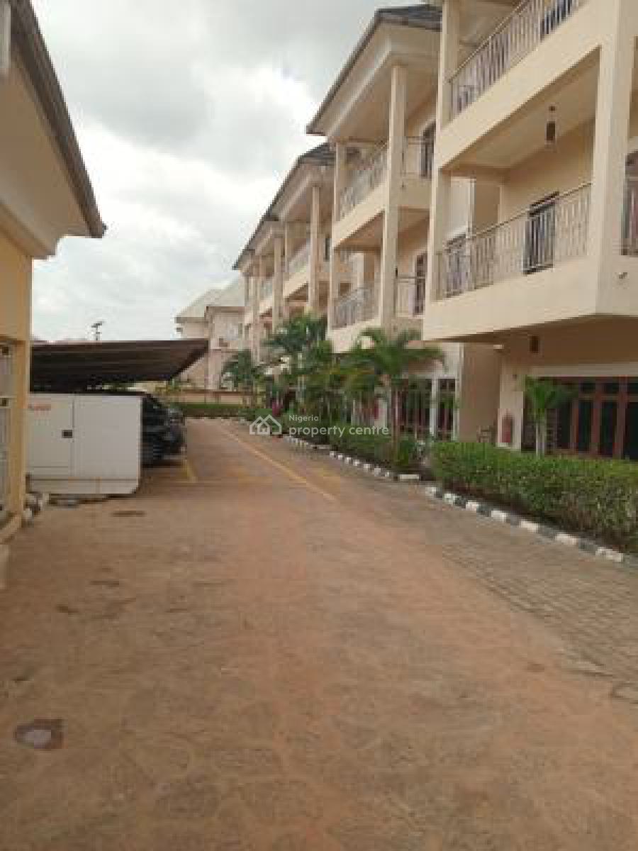 a Very Good Serviced 4-bedroom Terrace Duplex + 1 Bq, Mabushi, Abuja, Terraced Duplex for Rent