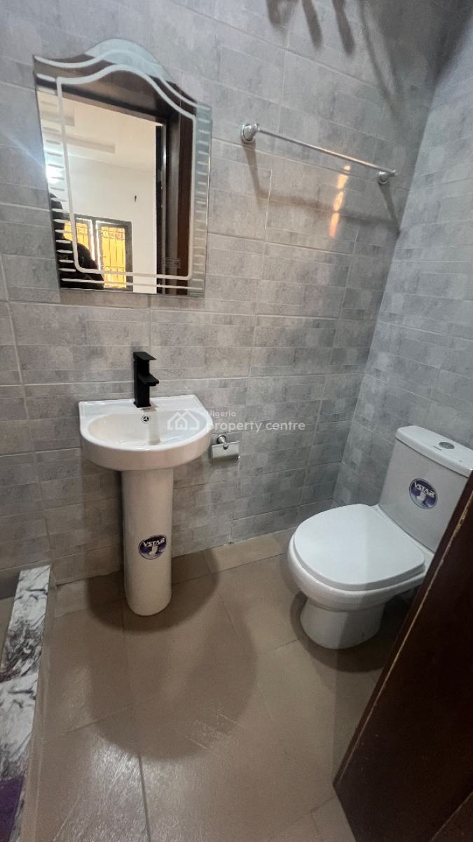 Self Service 3 Bedroom Flat, Lekki Phase 1, Lekki, Lagos, Flat / Apartment for Rent
