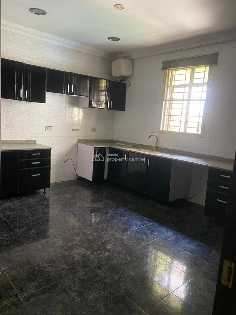 Luxurious 2 Bedrooms Flat Apartment, By Ebaeno Supermarket, Lekki Phase 1, Lekki, Lagos, Flat / Apartment for Rent