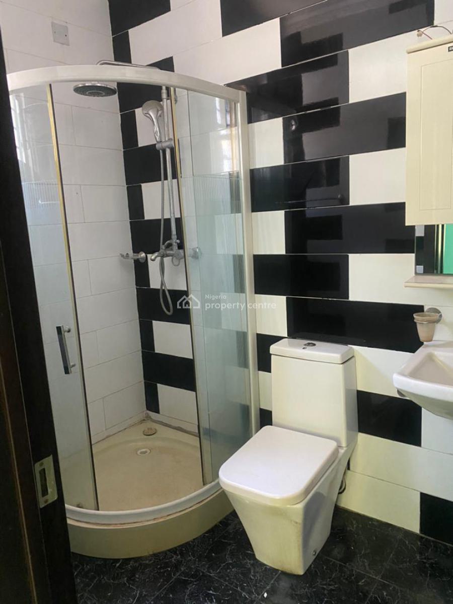 Luxurious 2 Bedrooms Flat Apartment, By Ebaeno Supermarket, Lekki Phase 1, Lekki, Lagos, Flat / Apartment for Rent