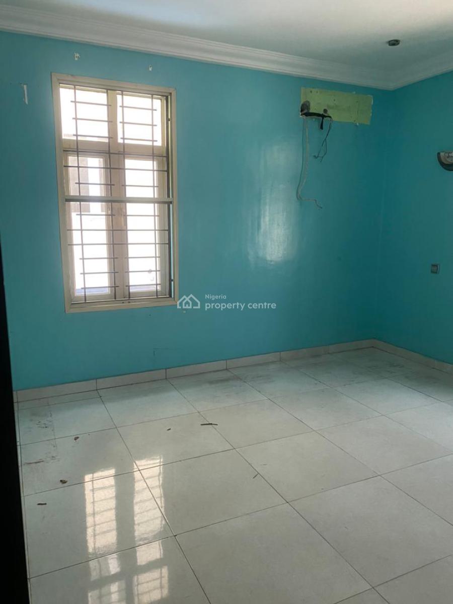 Luxurious 2 Bedrooms Flat Apartment, By Ebaeno Supermarket, Lekki Phase 1, Lekki, Lagos, Flat / Apartment for Rent