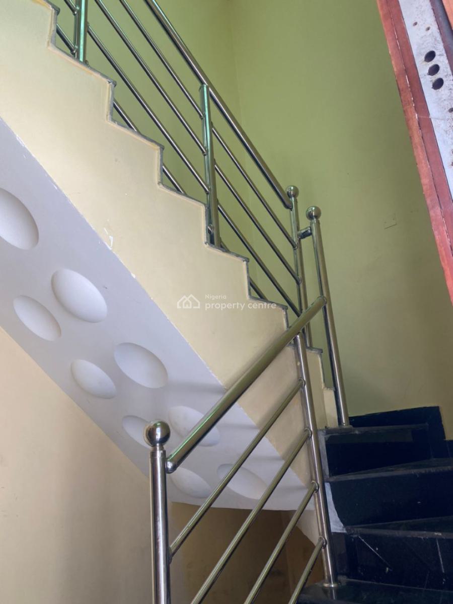 Luxurious 2 Bedrooms Flat Apartment, By Ebaeno Supermarket, Lekki Phase 1, Lekki, Lagos, Flat / Apartment for Rent