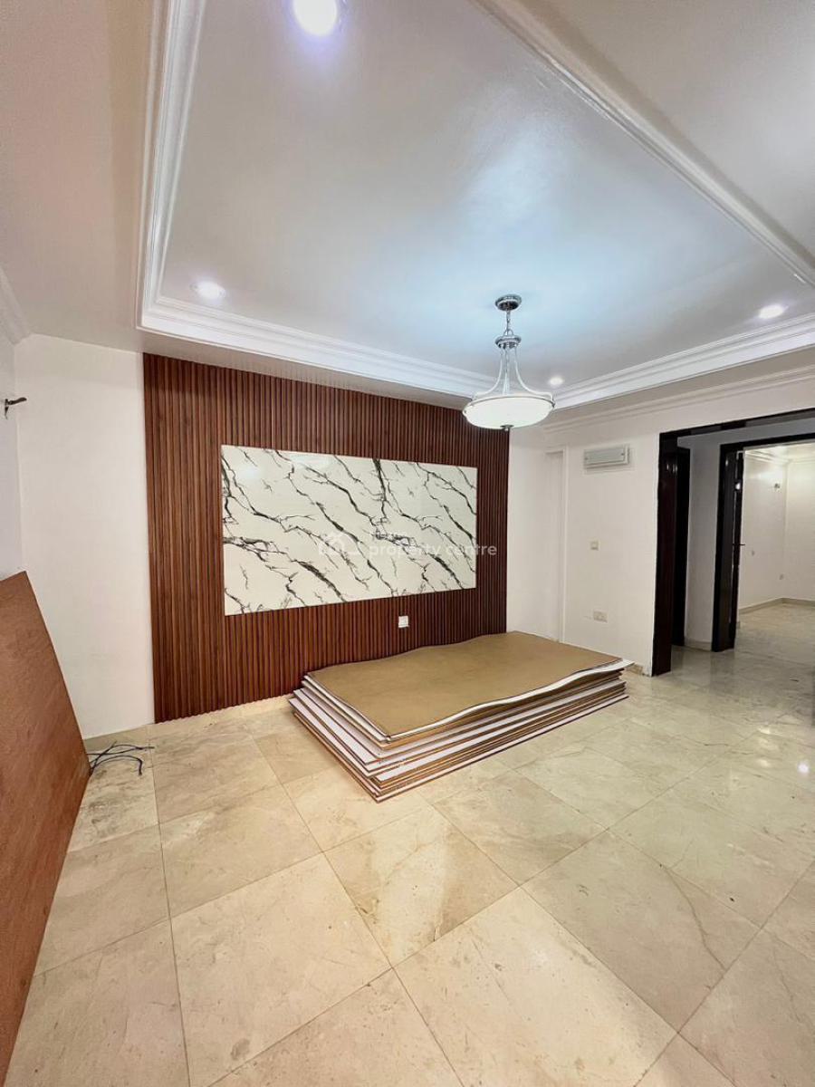 Serviced with 24/7 Power Supply 3 Bedroom En-suite Compact Flat, Lekki Phase 1, Lekki, Lagos, Flat / Apartment for Rent