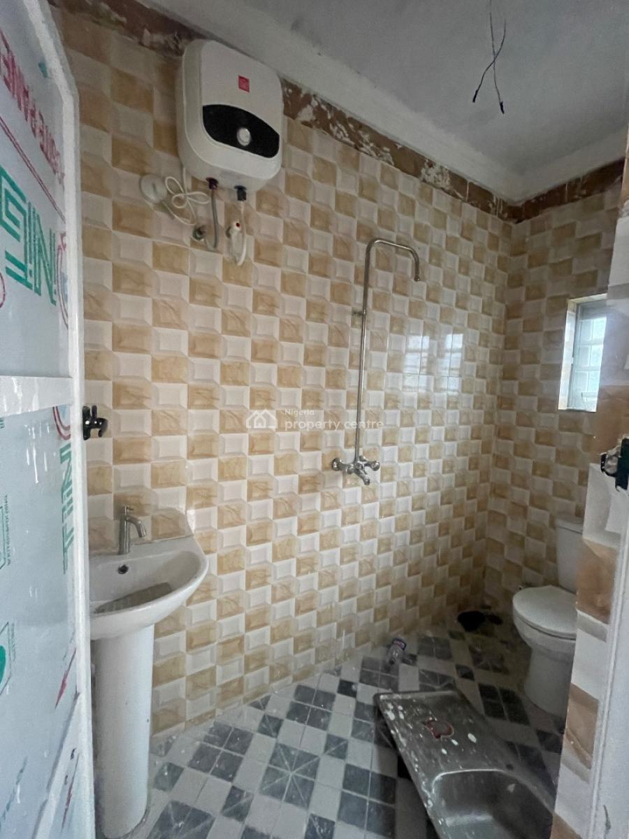 Standard Studio Apartment, Iwaya, Yaba, Lagos, Flat / Apartment for Rent