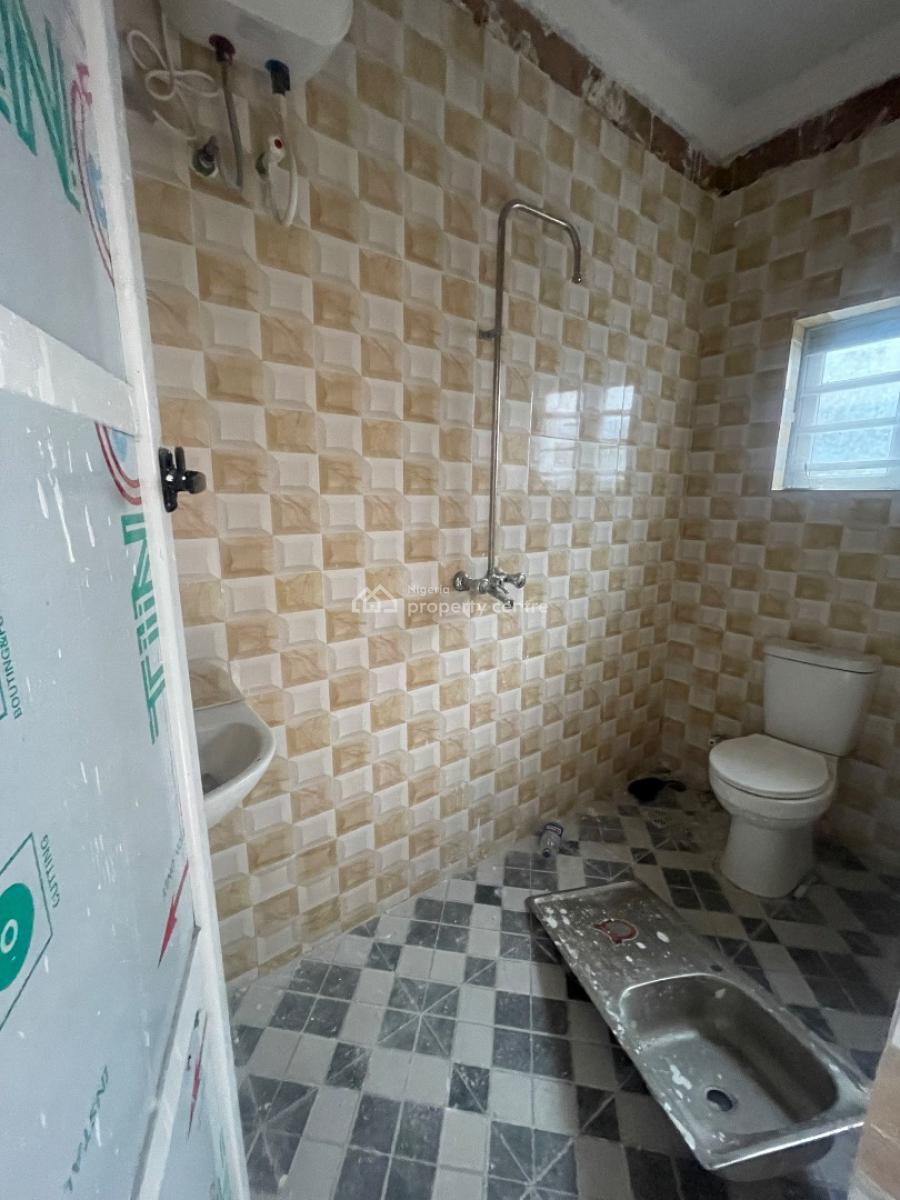 Standard Studio Apartment, Iwaya, Yaba, Lagos, Flat / Apartment for Rent