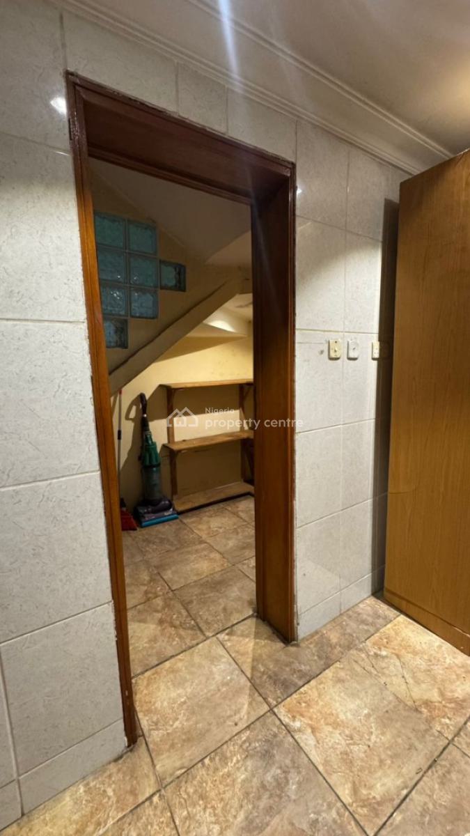 Luxury 4 Bedrooms Semi Detached Duplex, Lekki Phase 1, Lekki, Lagos, Semi-detached Duplex for Rent