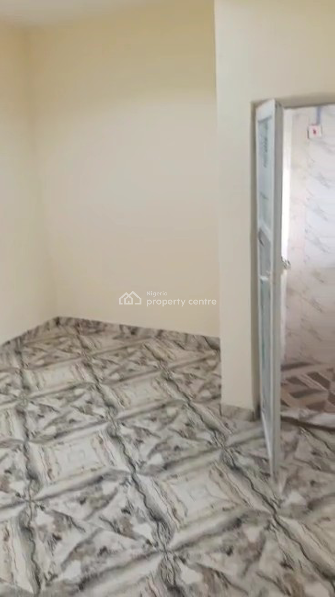 Lovely Brand New Self Contain, Onike, Yaba, Lagos, Flat / Apartment for Rent