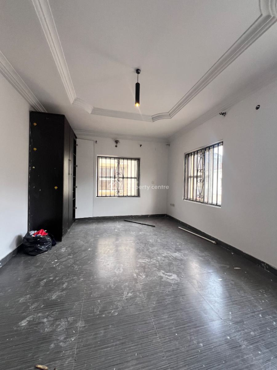 Spacious Master Bedroom, Chevron, Lekki, Lagos, Flat / Apartment for Rent
