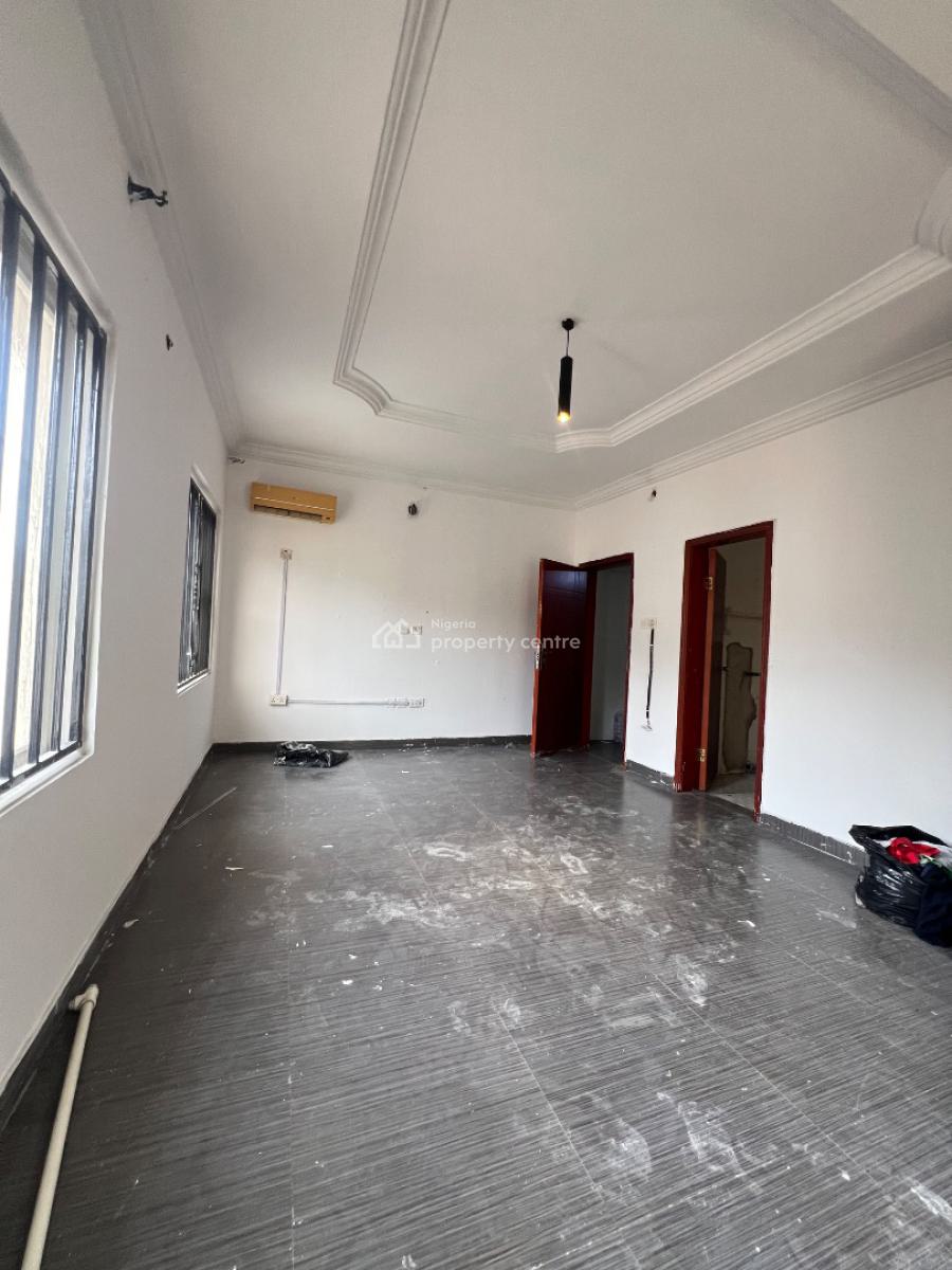 Spacious Master Bedroom, Chevron, Lekki, Lagos, Flat / Apartment for Rent