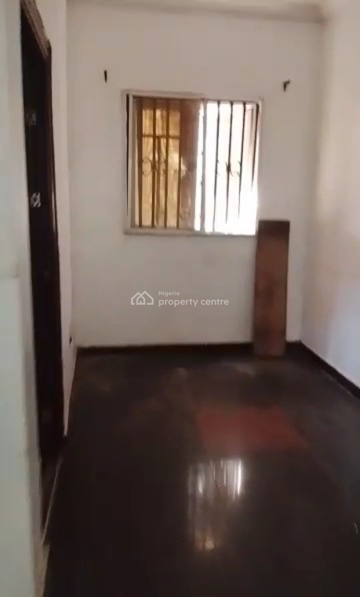 Comfortable 2 Bedroom Flat, Oworonshoki, Shomolu, Lagos, Flat / Apartment for Rent