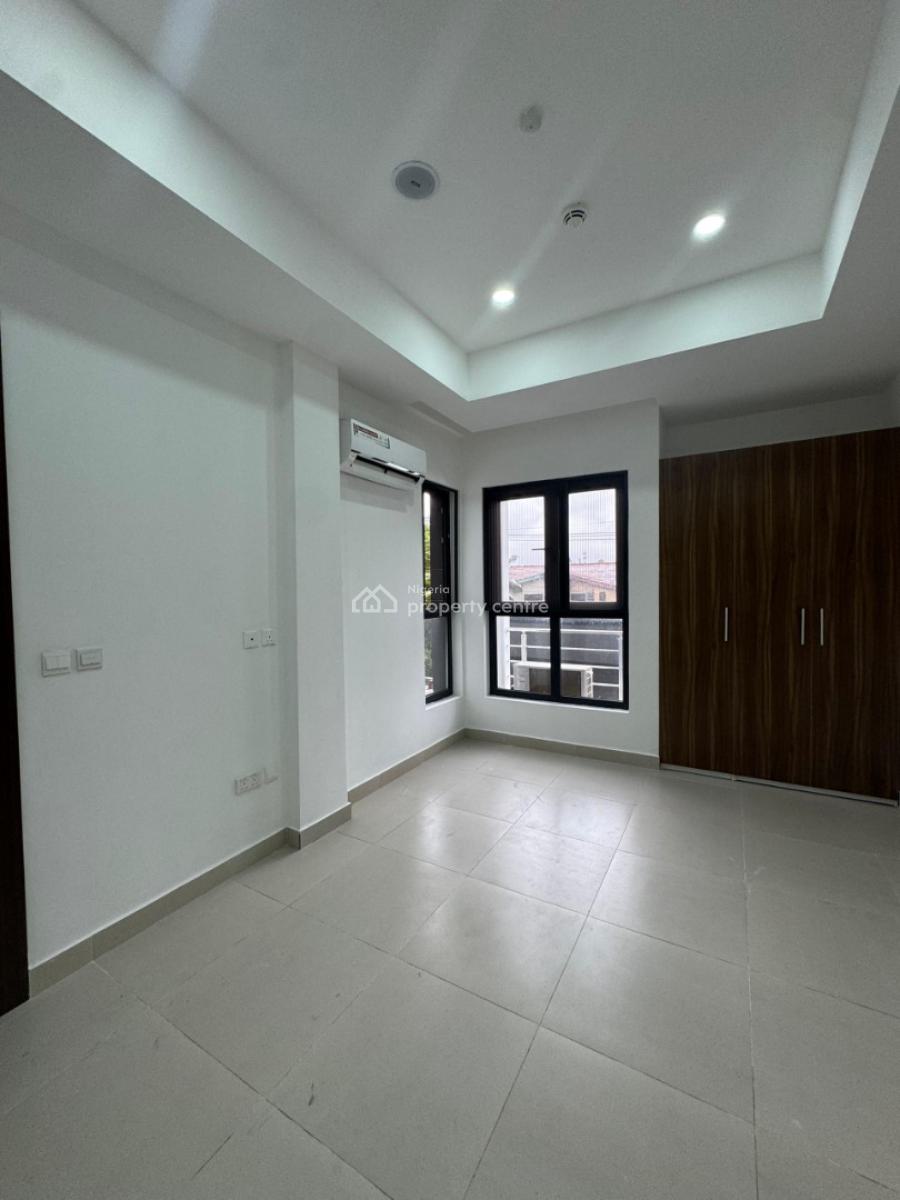 High Rise 3 Bedroom Apartment, Lekki Phase 1, Lekki, Lagos, Block of Flats for Sale