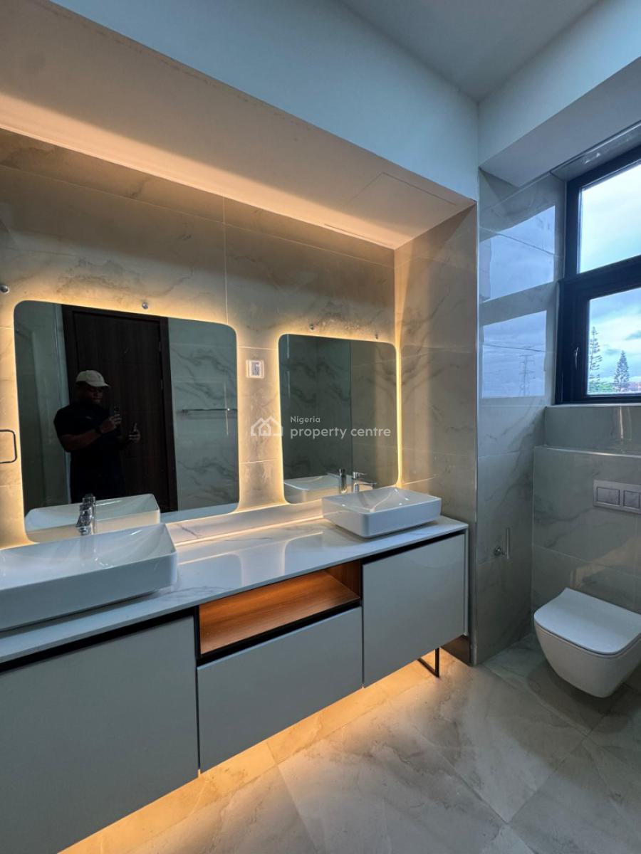 High Rise 3 Bedroom Apartment, Lekki Phase 1, Lekki, Lagos, Block of Flats for Sale