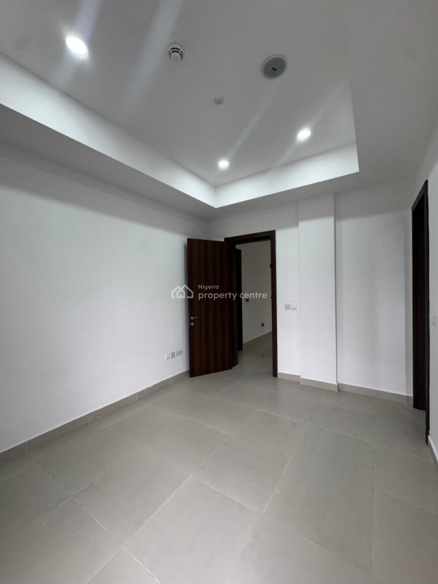 High Rise 3 Bedroom Apartment, Lekki Phase 1, Lekki, Lagos, Block of Flats for Sale