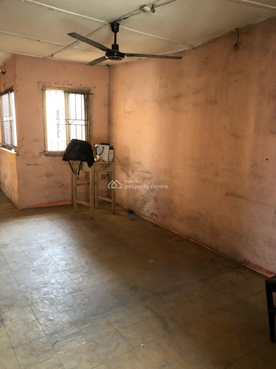 2 Bedroom Flat Upstairs for Commercial Use, Akerele Street, Surulere, Lagos, Flat / Apartment for Rent