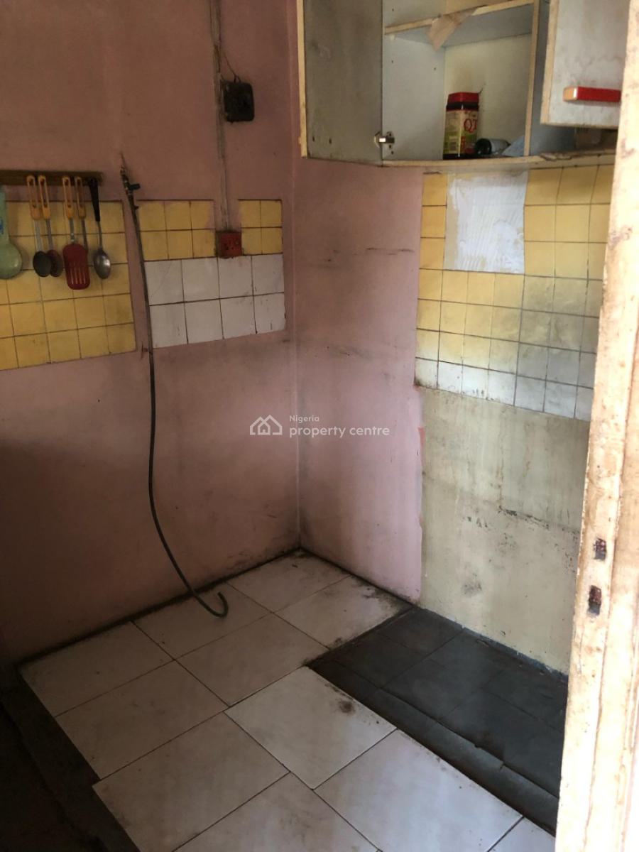 2 Bedroom Flat Upstairs for Commercial Use, Akerele Street, Surulere, Lagos, Flat / Apartment for Rent
