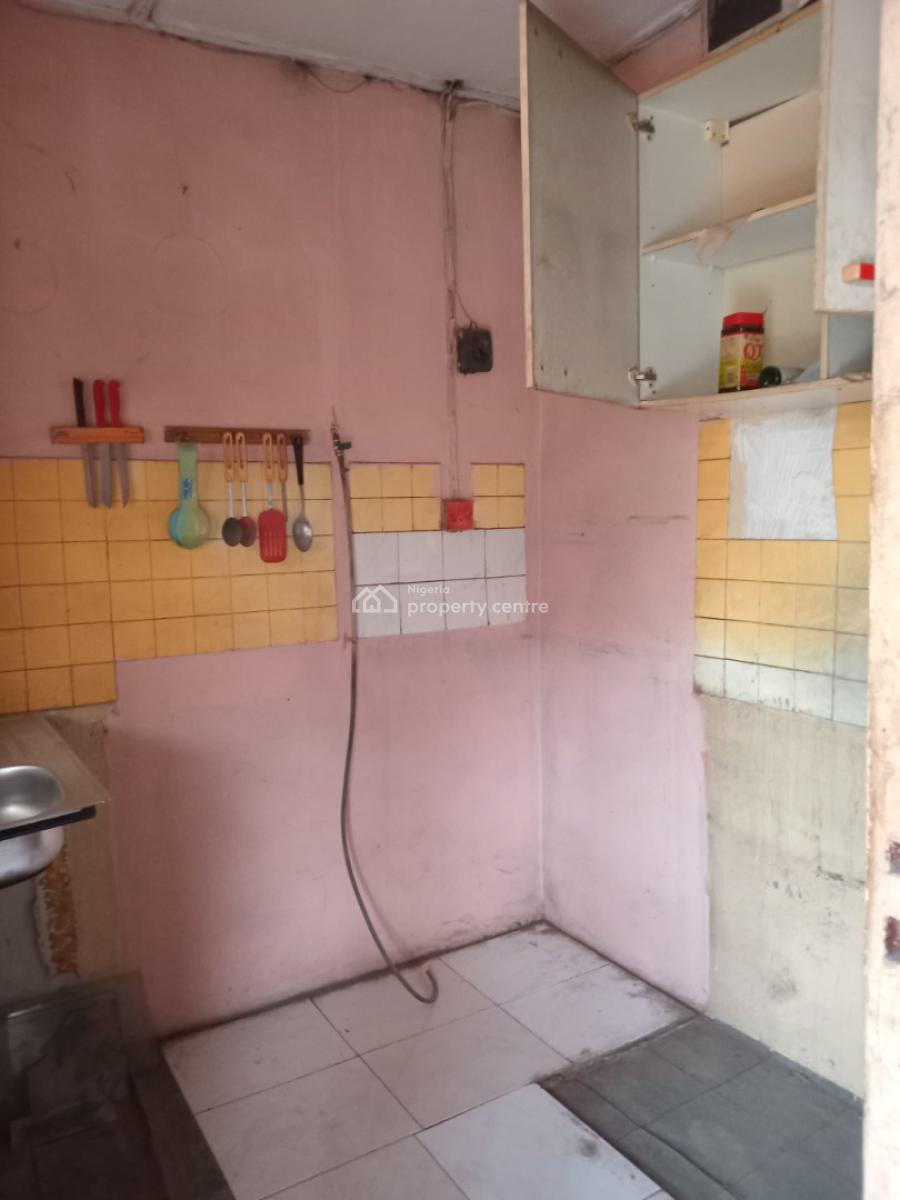 2 Bedroom Flat Upstairs for Commercial Use, Akerele Street, Surulere, Lagos, Flat / Apartment for Rent