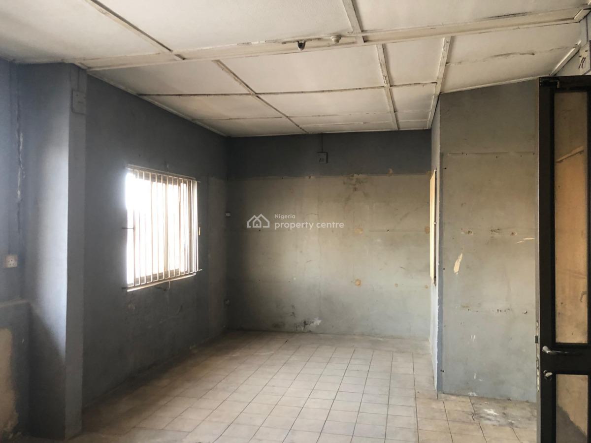2 Bedroom Flat Upstairs for Commercial Use, Akerele Street, Surulere, Lagos, Flat / Apartment for Rent