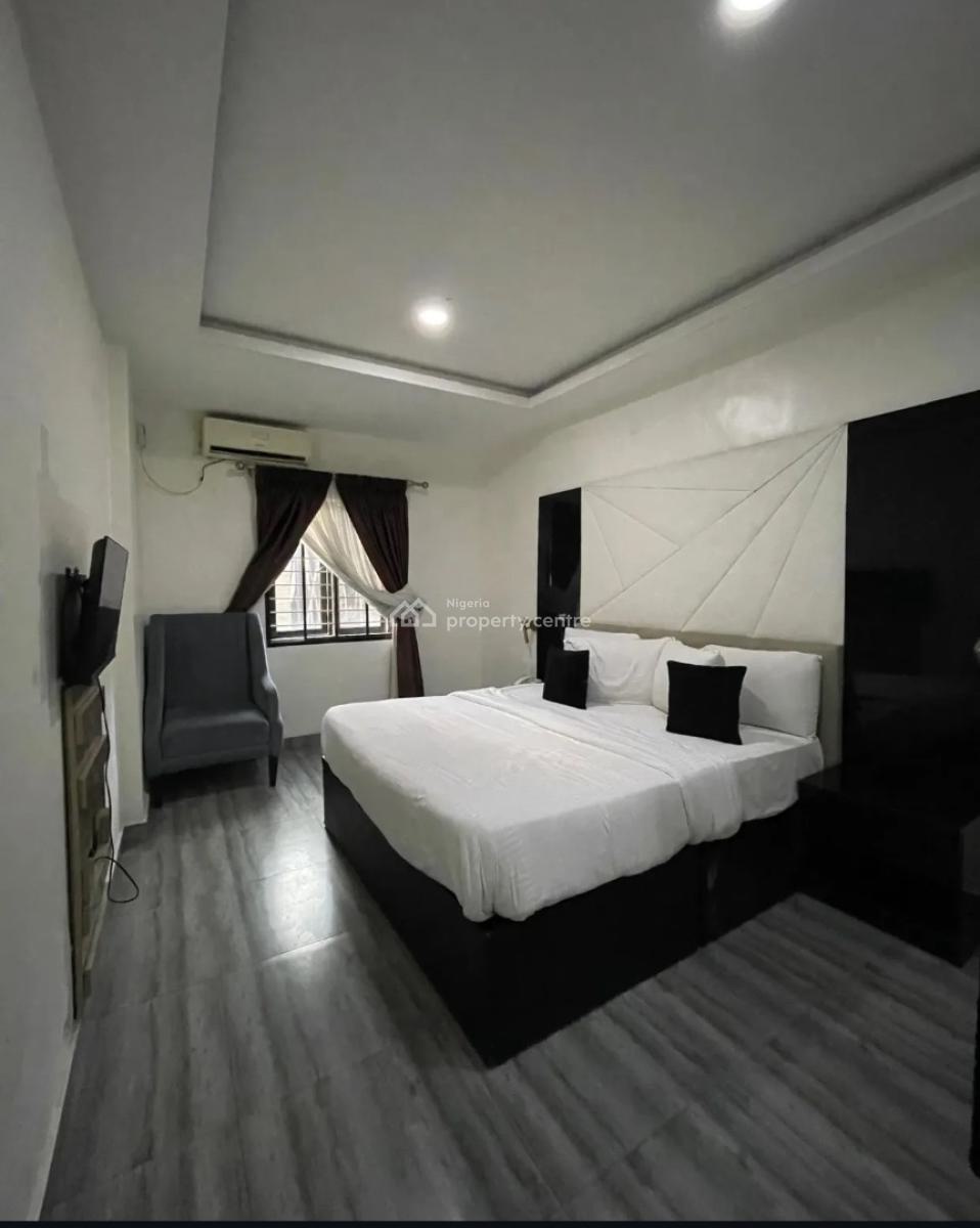 Luxuriously Fitted 2 Bedroom Apartment, Lekki Phase 1, Lekki, Lagos, Flat / Apartment for Rent