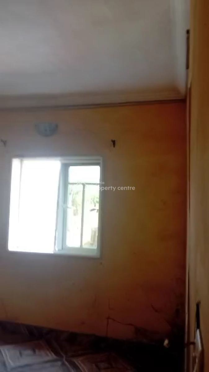 Lovely 2 Bedroom Apartment , Upstairs, Oworonshoki, Shomolu, Lagos, Flat / Apartment for Rent