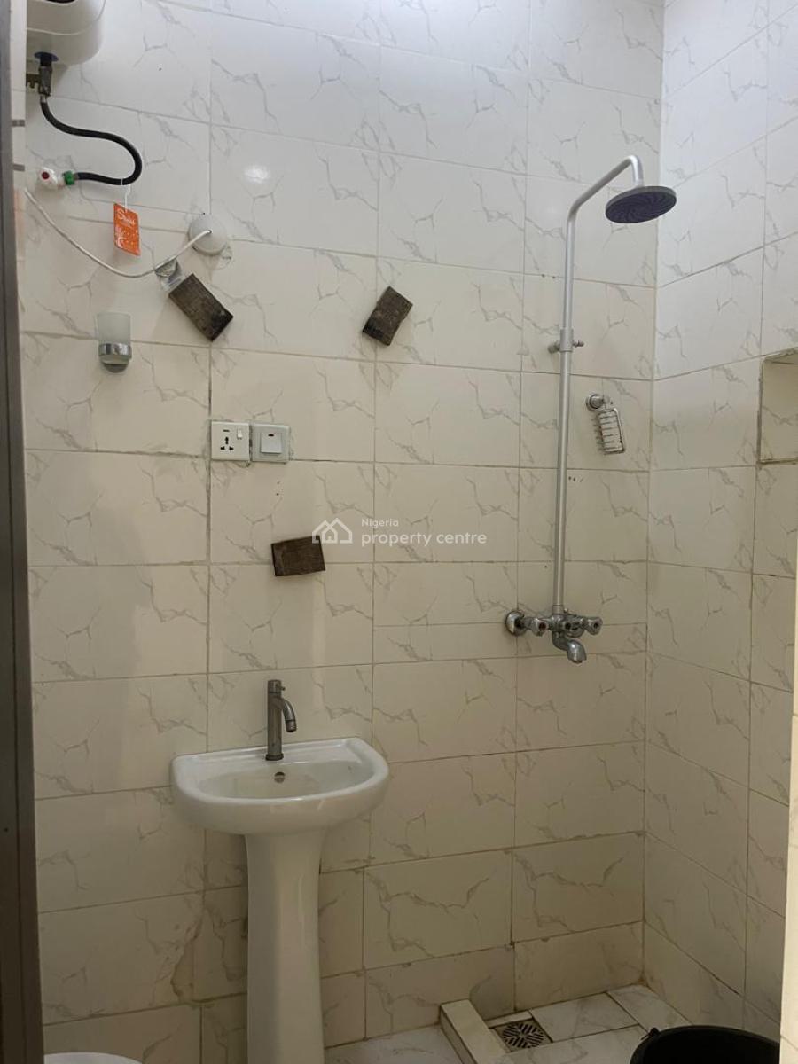 Clean Finished 2 Bedrooms Serviced Flat Apartment, Paradise 3 Estate Chevron Drive, Lekki, Lagos, Flat / Apartment for Sale